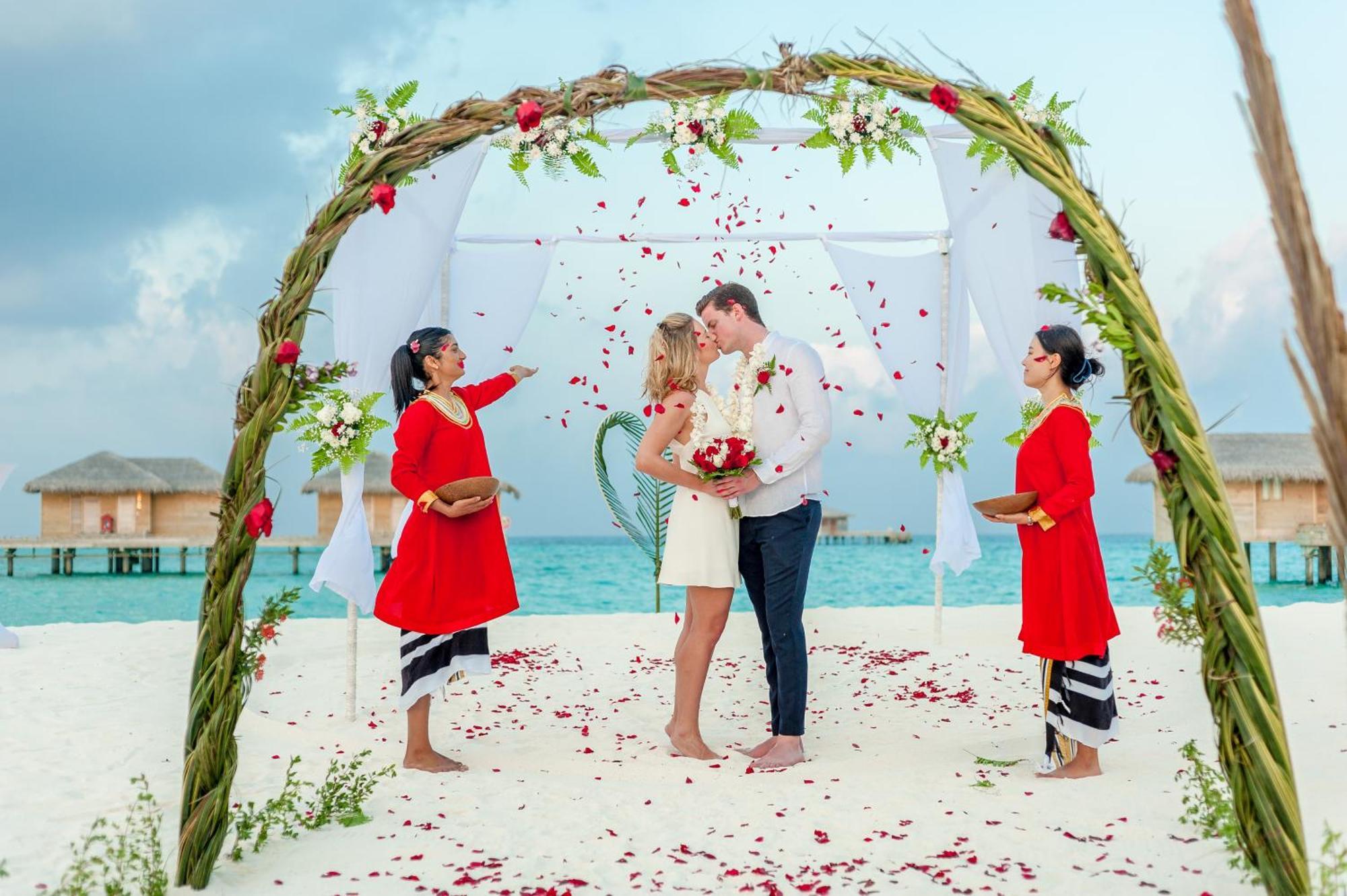ホテル ユー&ミー モルディブ Muravandhoo エクステリア 写真